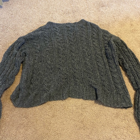 American Eagle Slightly Cropped Sweater - Picture 2 of 3
